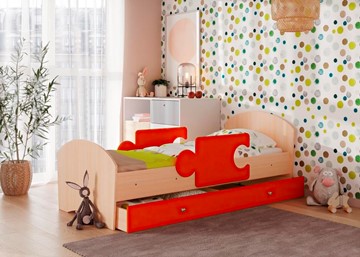 Детская кровать с ящиком и бортиками Мозайка, корпус Млечный дуб/фасад Оранжевый (щиты) в Сургуте