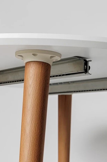 Кухонный раздвижной круглый стол Белая Эмаль д. 100 см МДФ ножки светлый орех в Югорске - изображение 18