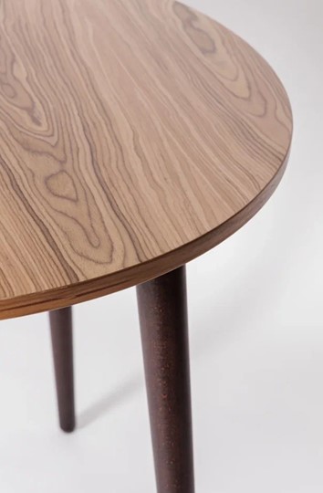 Кухонный стол круглый Шпон Ореха д. 90 см МДФ ножки орех в Урае - изображение 1